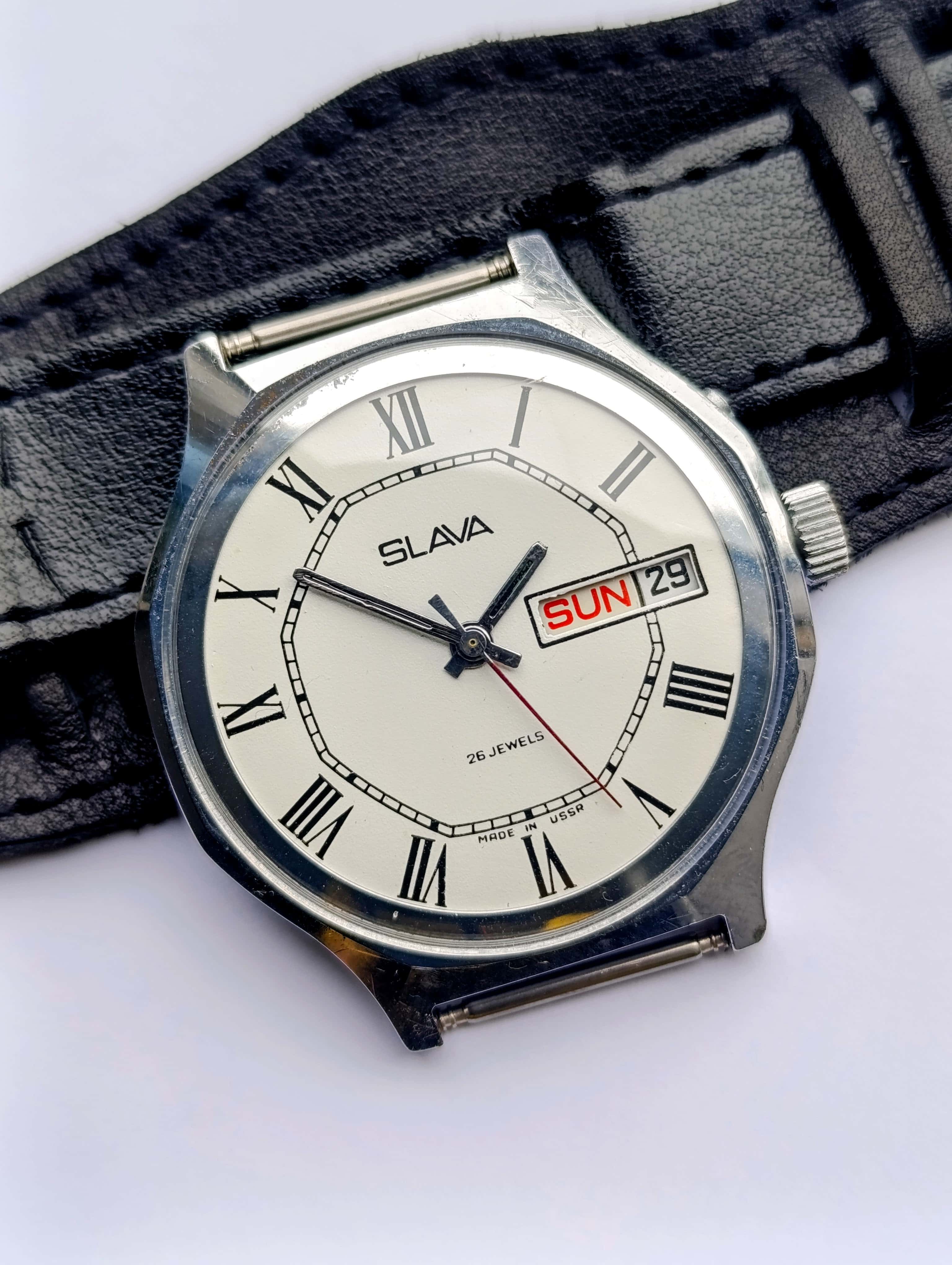 Rare Slava 2428 Mechanical Watch from USSR – 26 Jewels Movement, Dual Calendar, Authentic Soviet Men’s Wristwatch