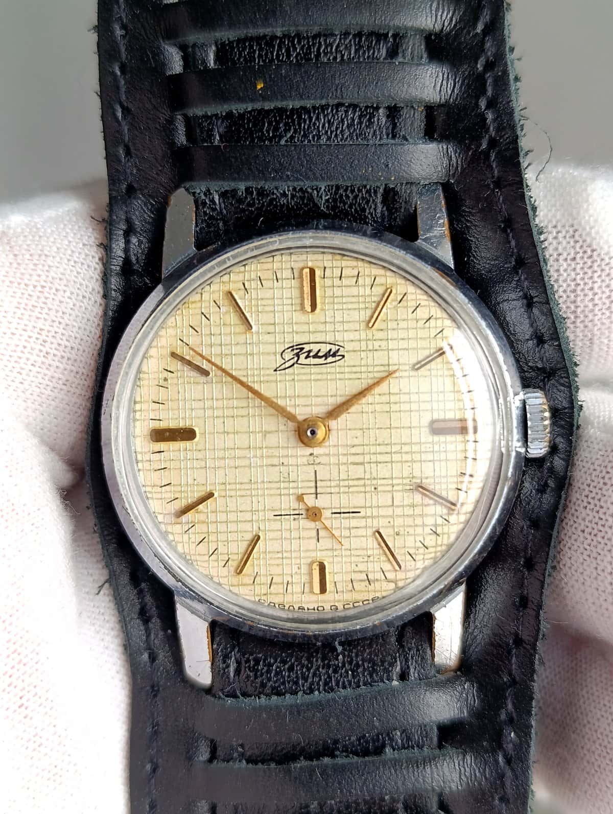 Vintage ZIM USSR Mechanical Watch Caliber 2602 Rare Waffle Dial Gold Hands