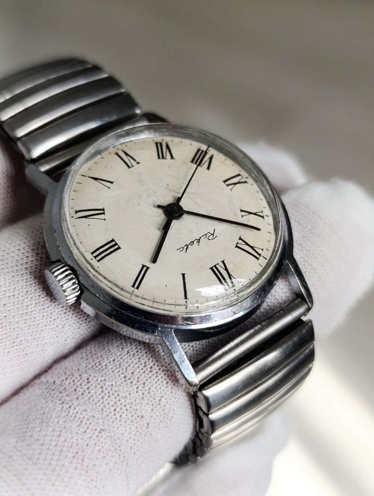 Vintage Raketa Soviet Watch Cal. 2609 16  Jewels Made in USSR 1970s