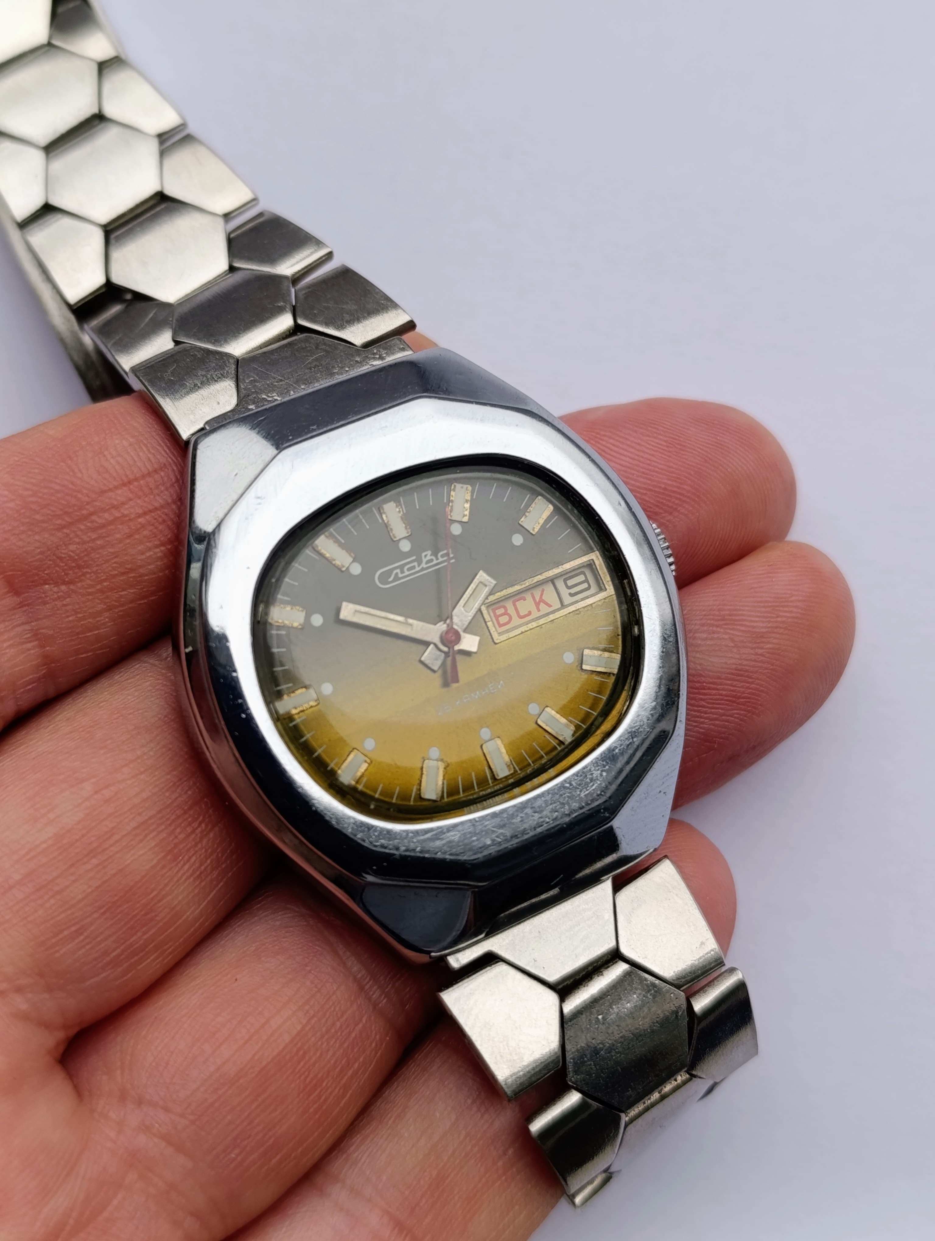 Rare Slava 2428 USSR Mechanical Watch – All Original, Faceted Chrome Case, 26 Jewels – thumbnail 8