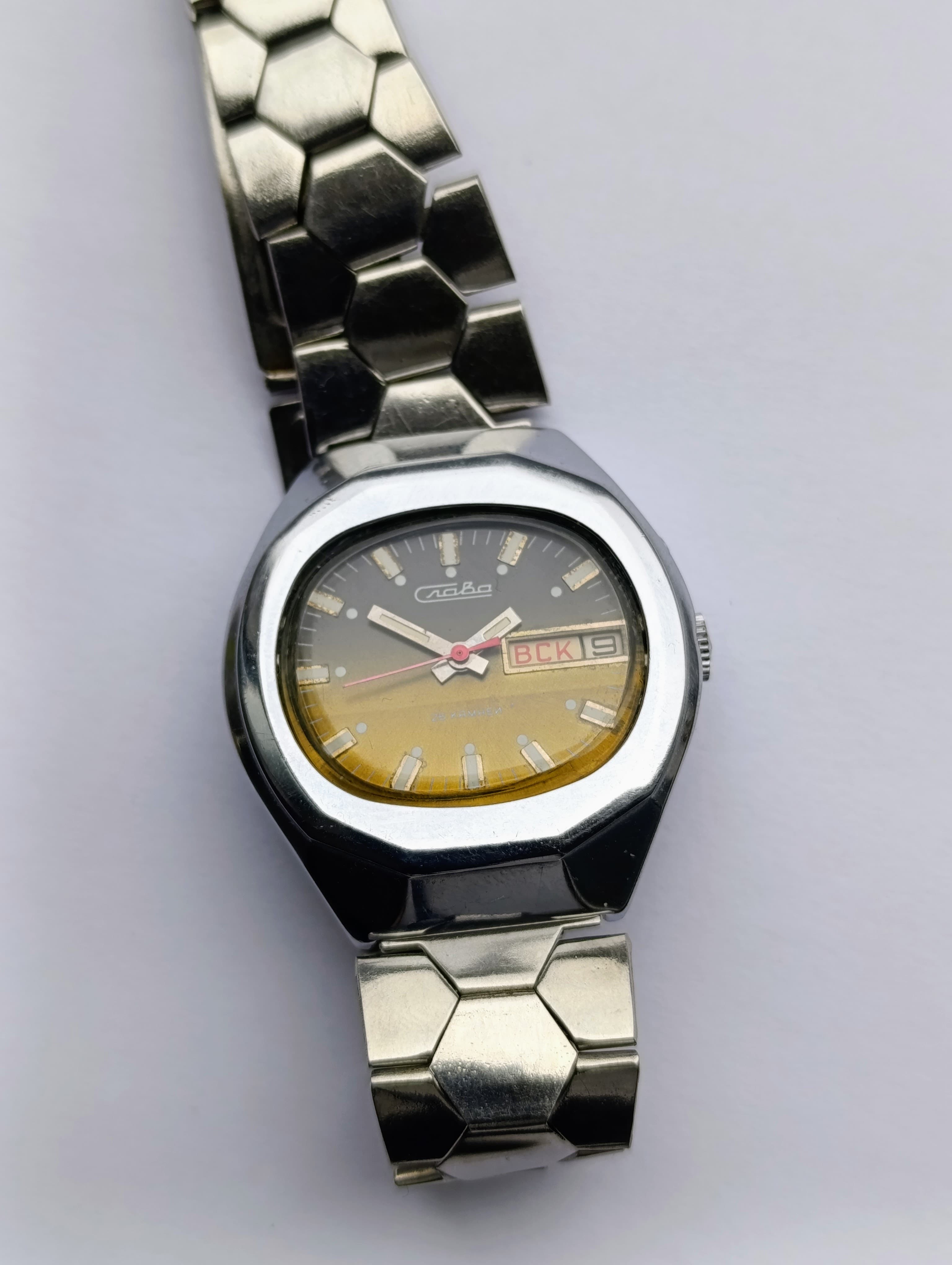 Rare Slava 2428 USSR Mechanical Watch – All Original, Faceted Chrome Case, 26 Jewels – thumbnail 7