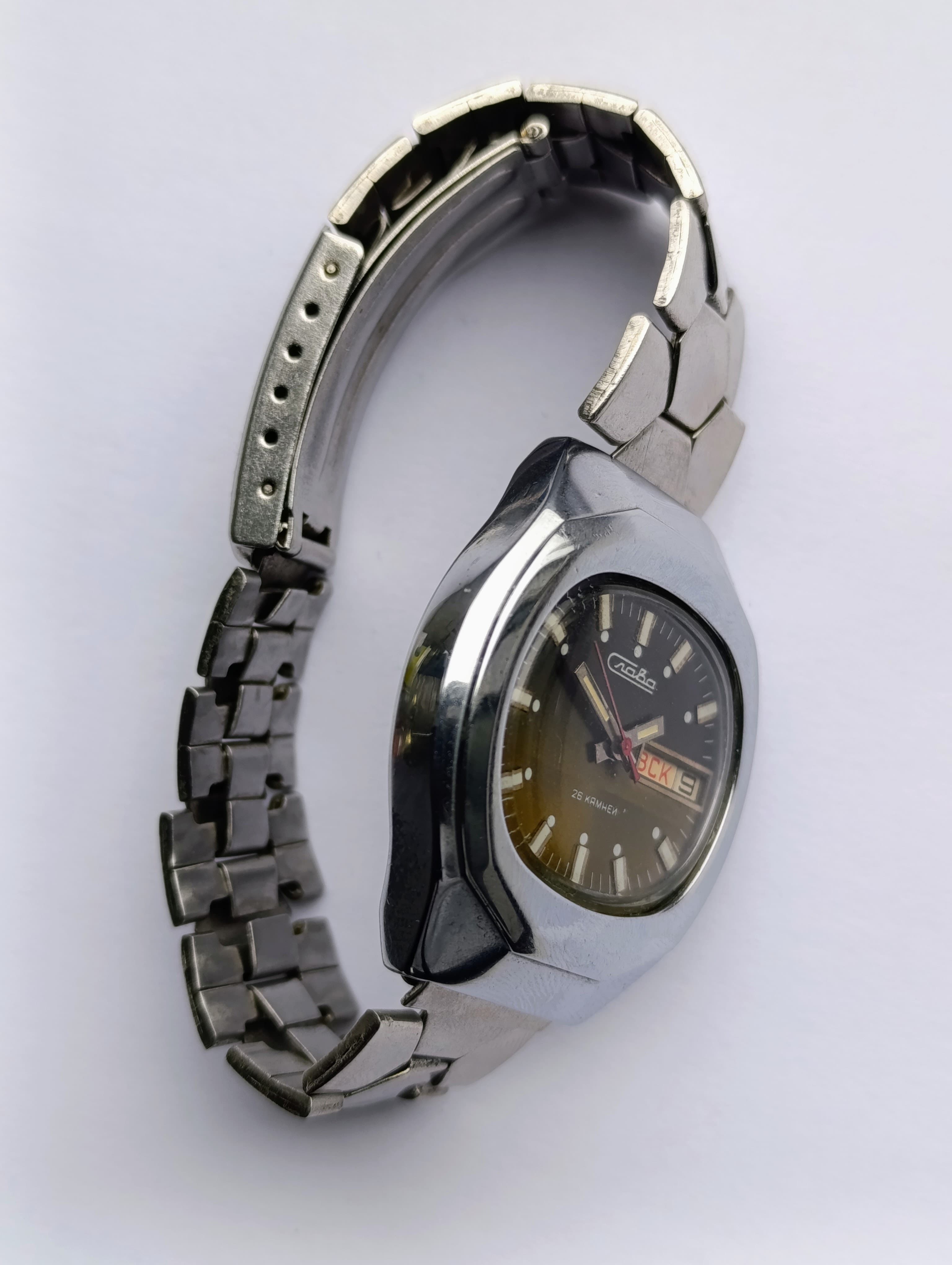 Rare Slava 2428 USSR Mechanical Watch – All Original, Faceted Chrome Case, 26 Jewels – thumbnail 5
