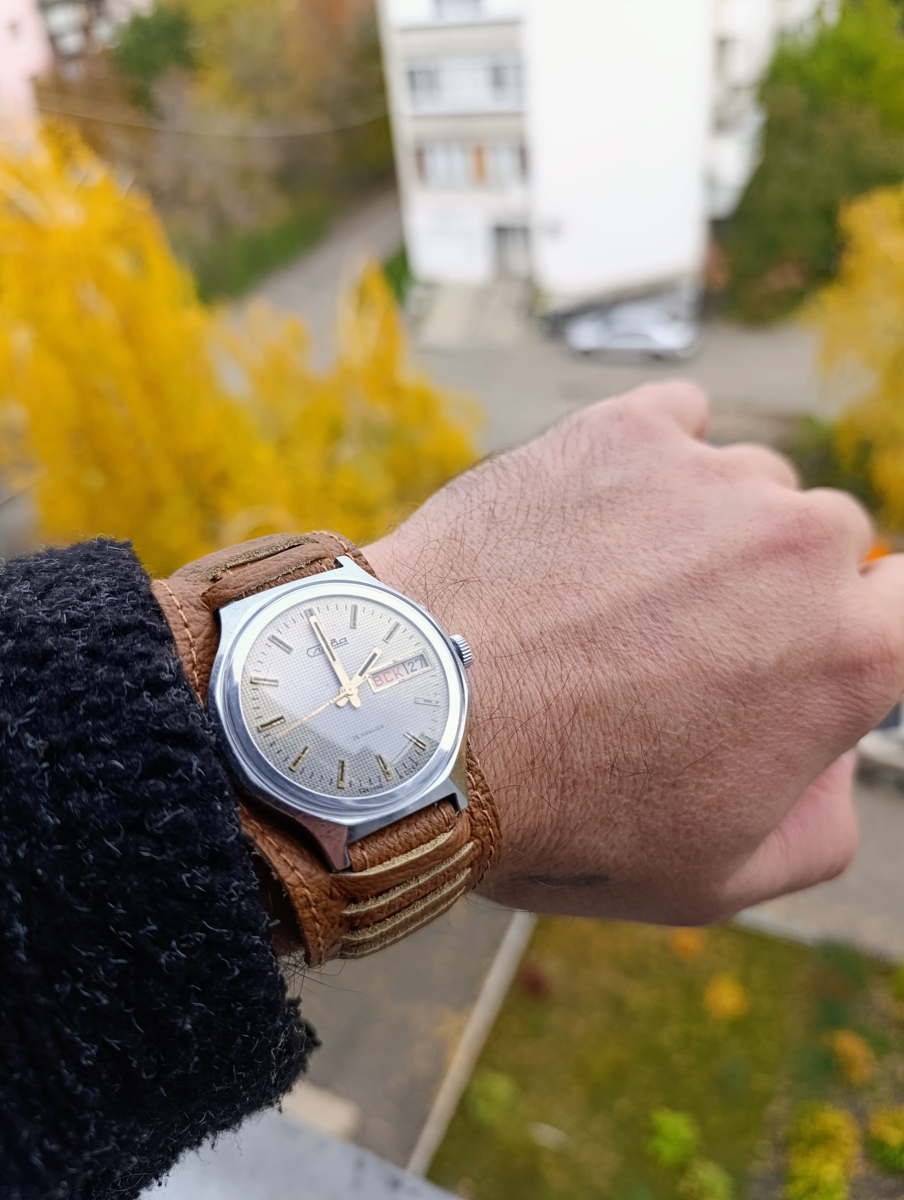 Vintage Slava 2428 Mechanical Watch  – Made in USSR by Second Moscow Watch Factory – thumbnail 11