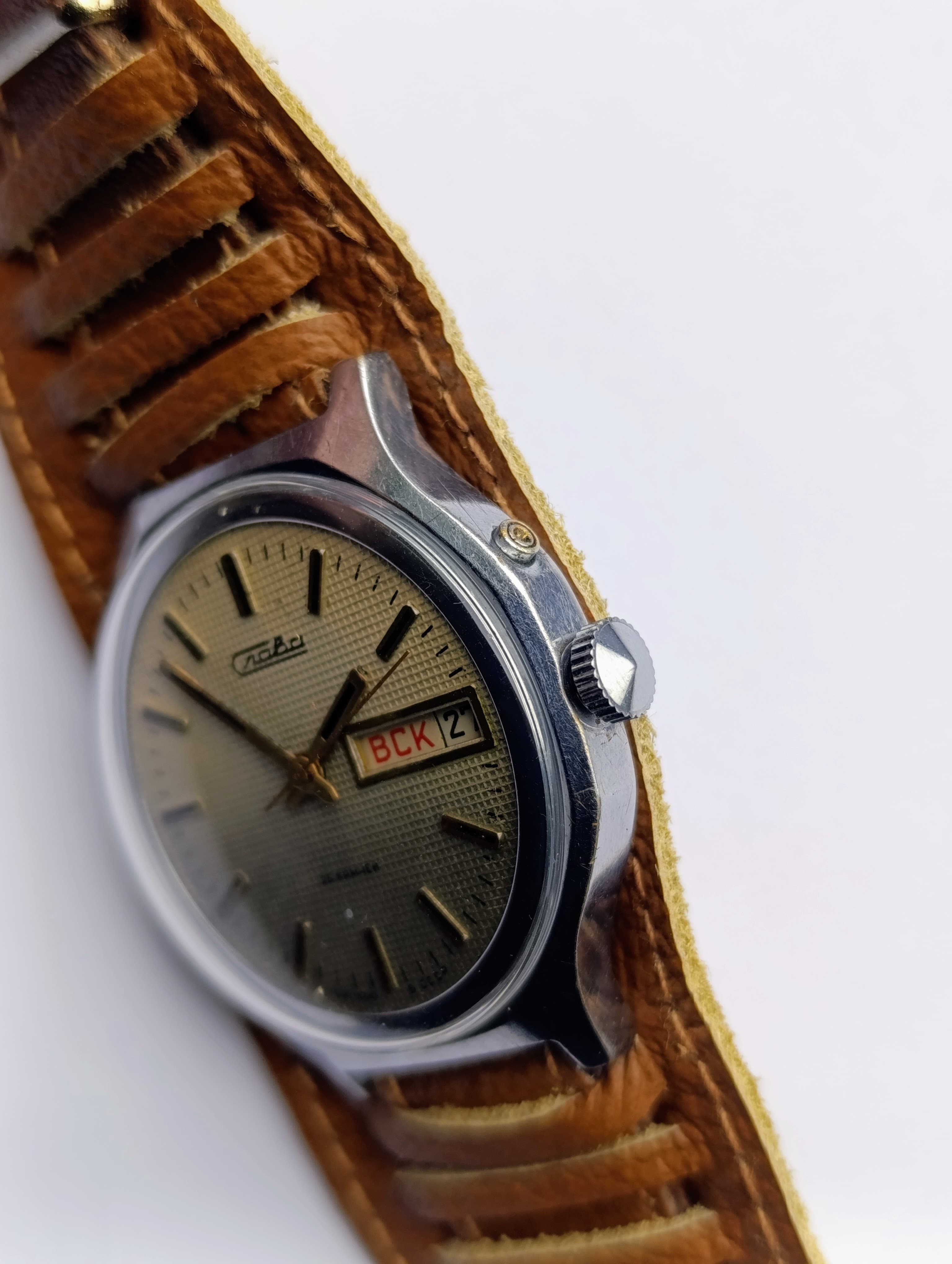 Vintage Slava 2428 Mechanical Watch  – Made in USSR by Second Moscow Watch Factory – thumbnail 4