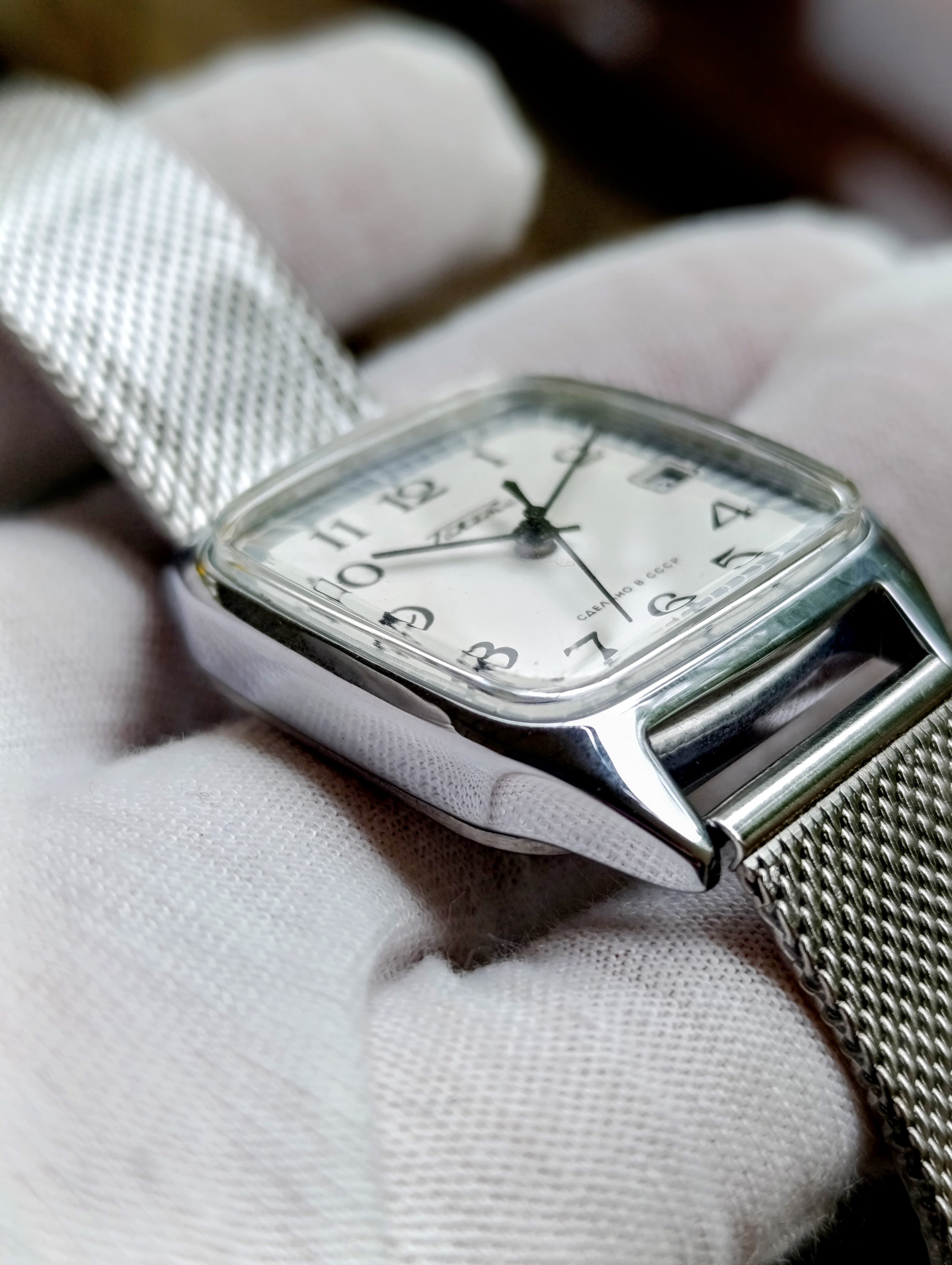 Soviet Vintage Watch Raketa Cal. 2614.H 19 Jewels Made in USSR  Petrodvorets Watch Factory 1980s – thumbnail 6