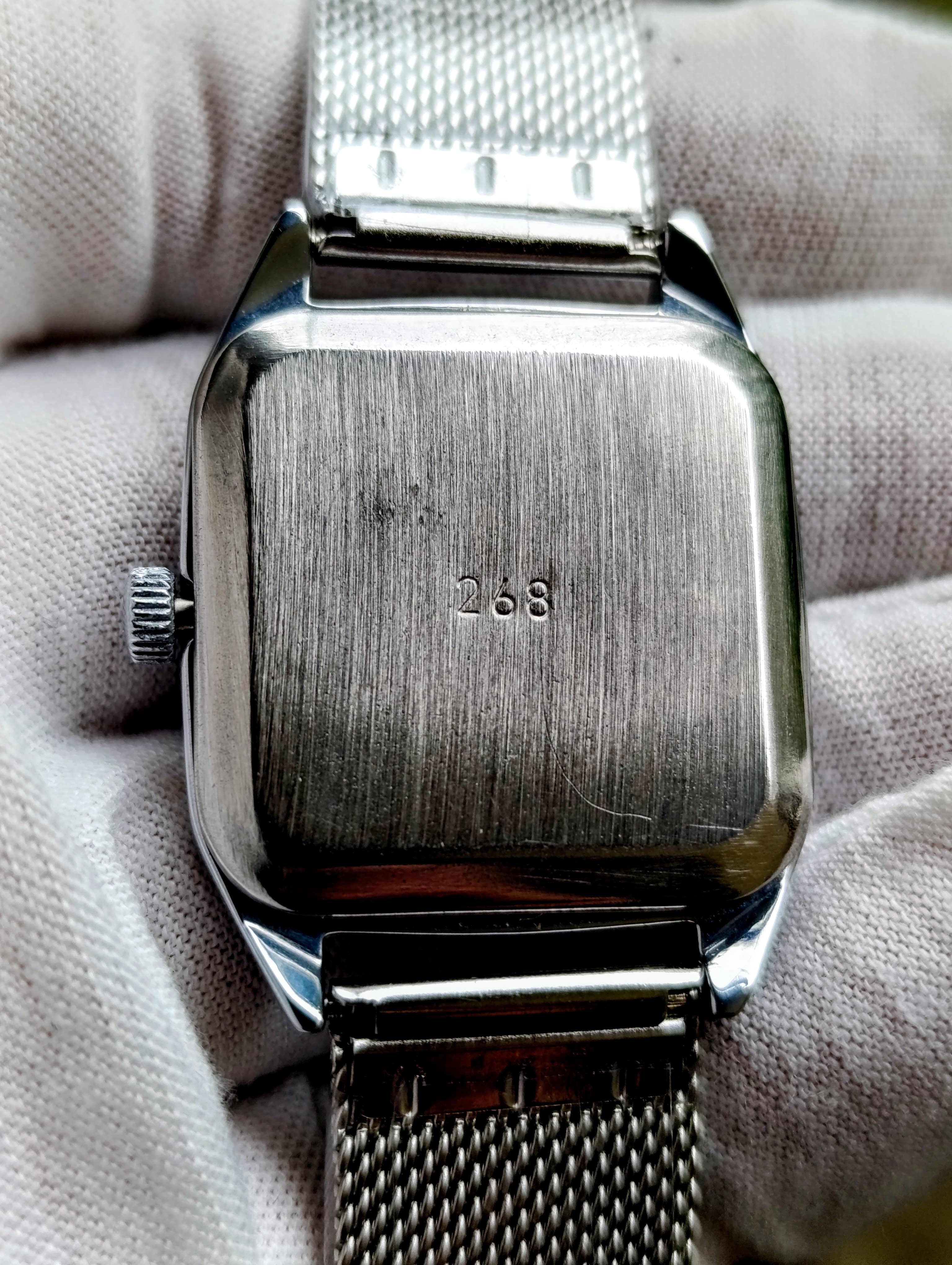 Soviet Vintage Watch Raketa Cal. 2614.H 19 Jewels Made in USSR  Petrodvorets Watch Factory 1980s – thumbnail 2