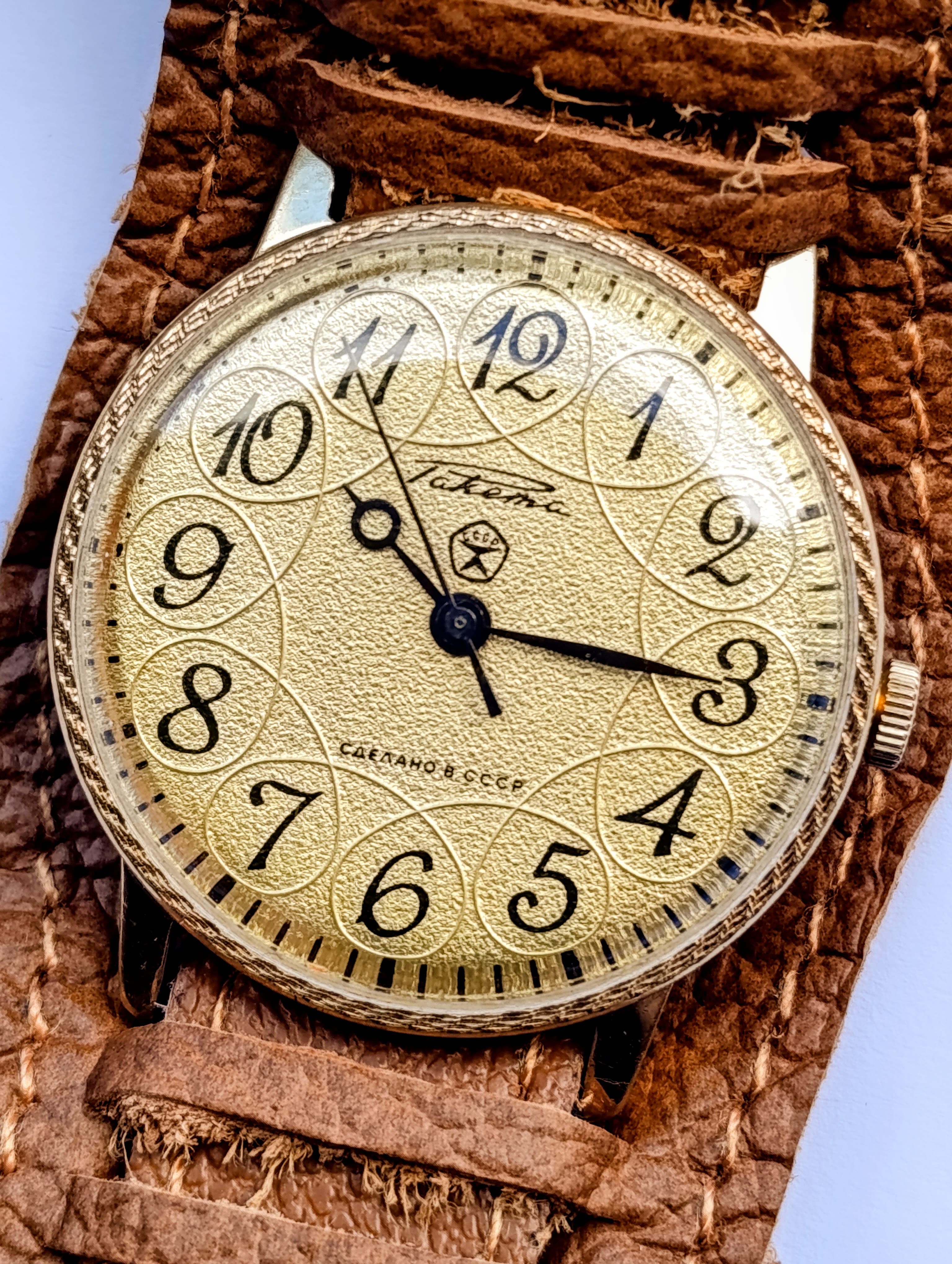 Vintage Raketa USSR Watch Cal. 2609.HA – 1980s Gold-Plated Soviet Mechanical Watch – thumbnail 1