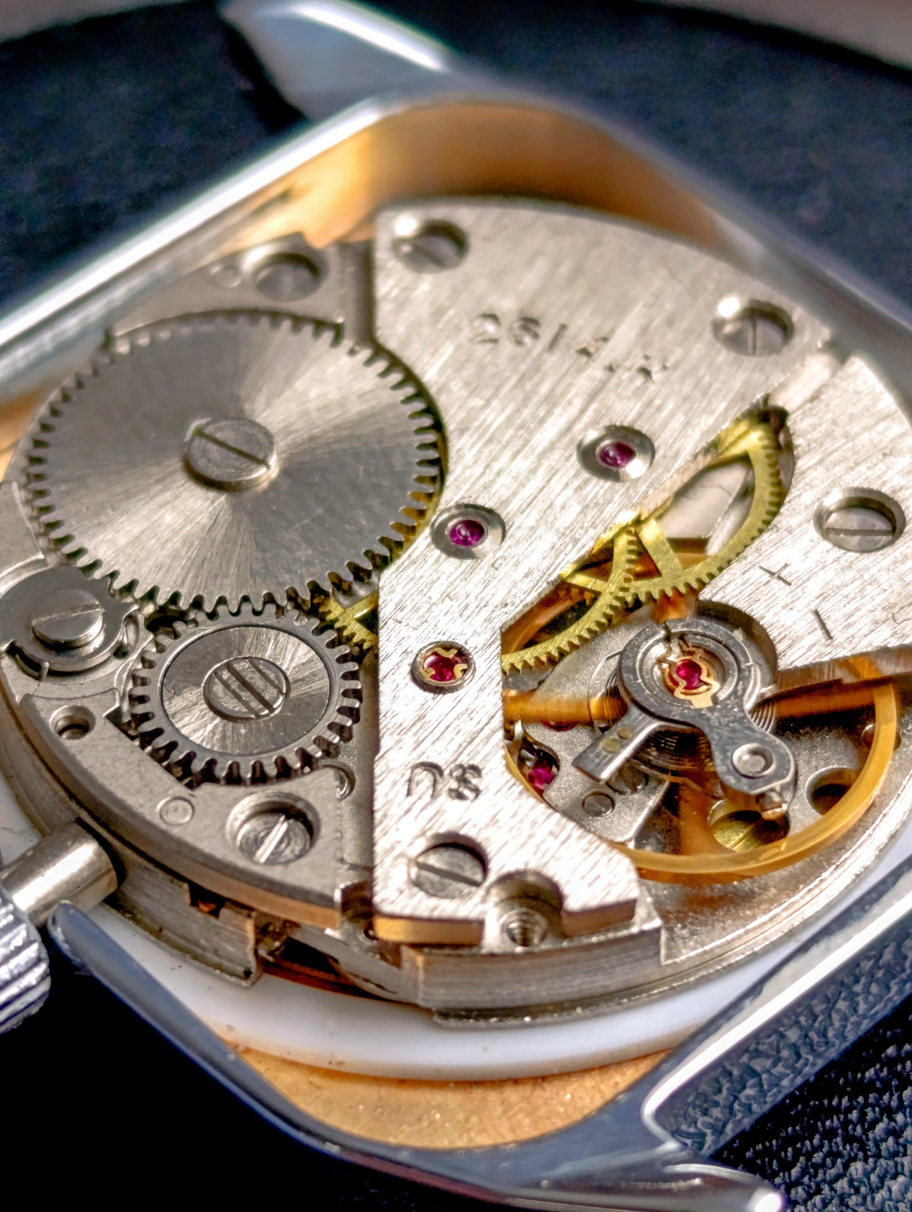 Soviet Vintage Watch Raketa Cal. 2614.H 19 Jewels Made in USSR  Petrodvorets Watch Factory 1980s – thumbnail 3
