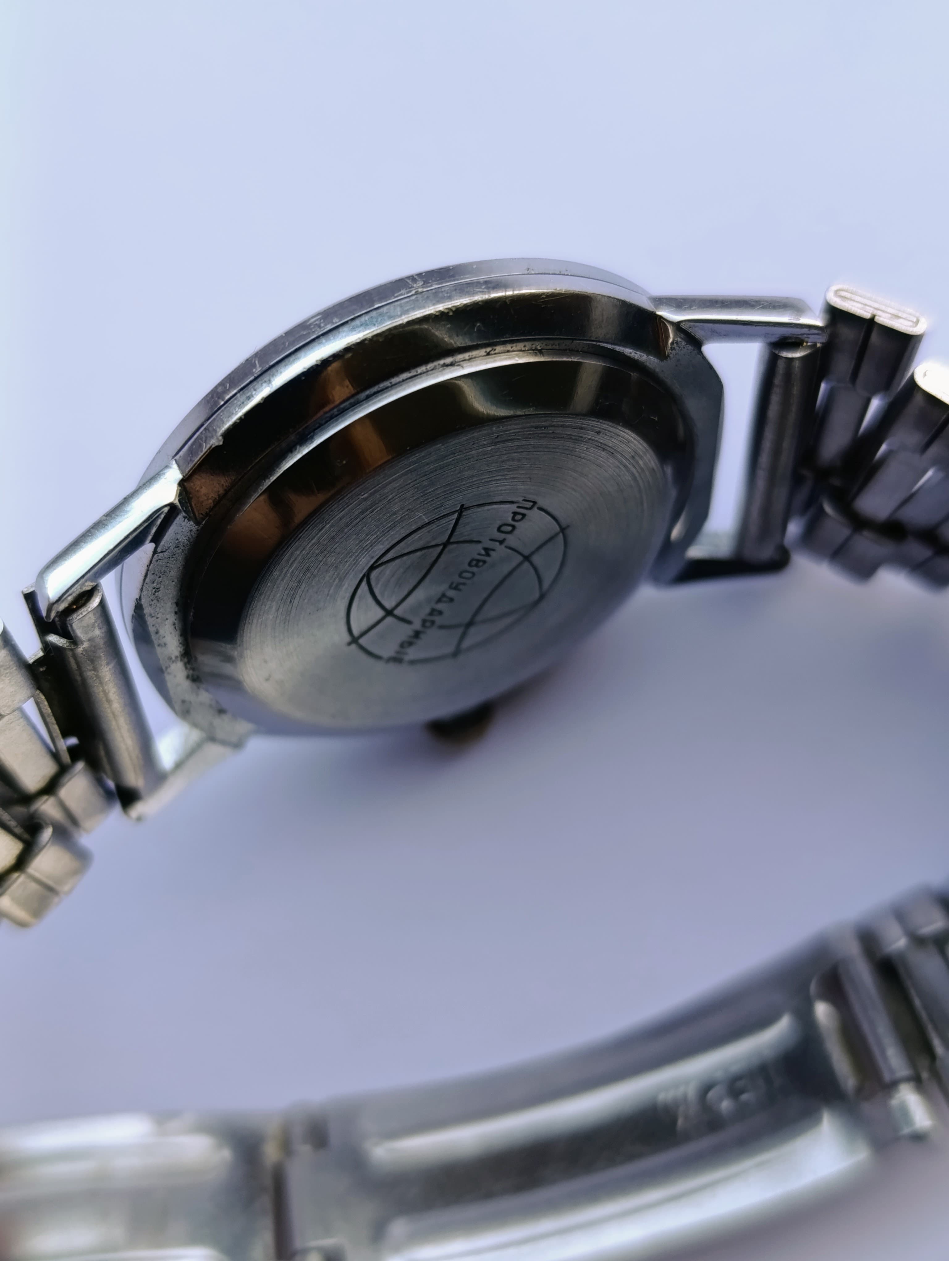 Vintage Soviet Raketa Mechanical Dress Watch – White Enamel Dial Petrodvorets Watch Factory Made in USSR 1970s – thumbnail 6