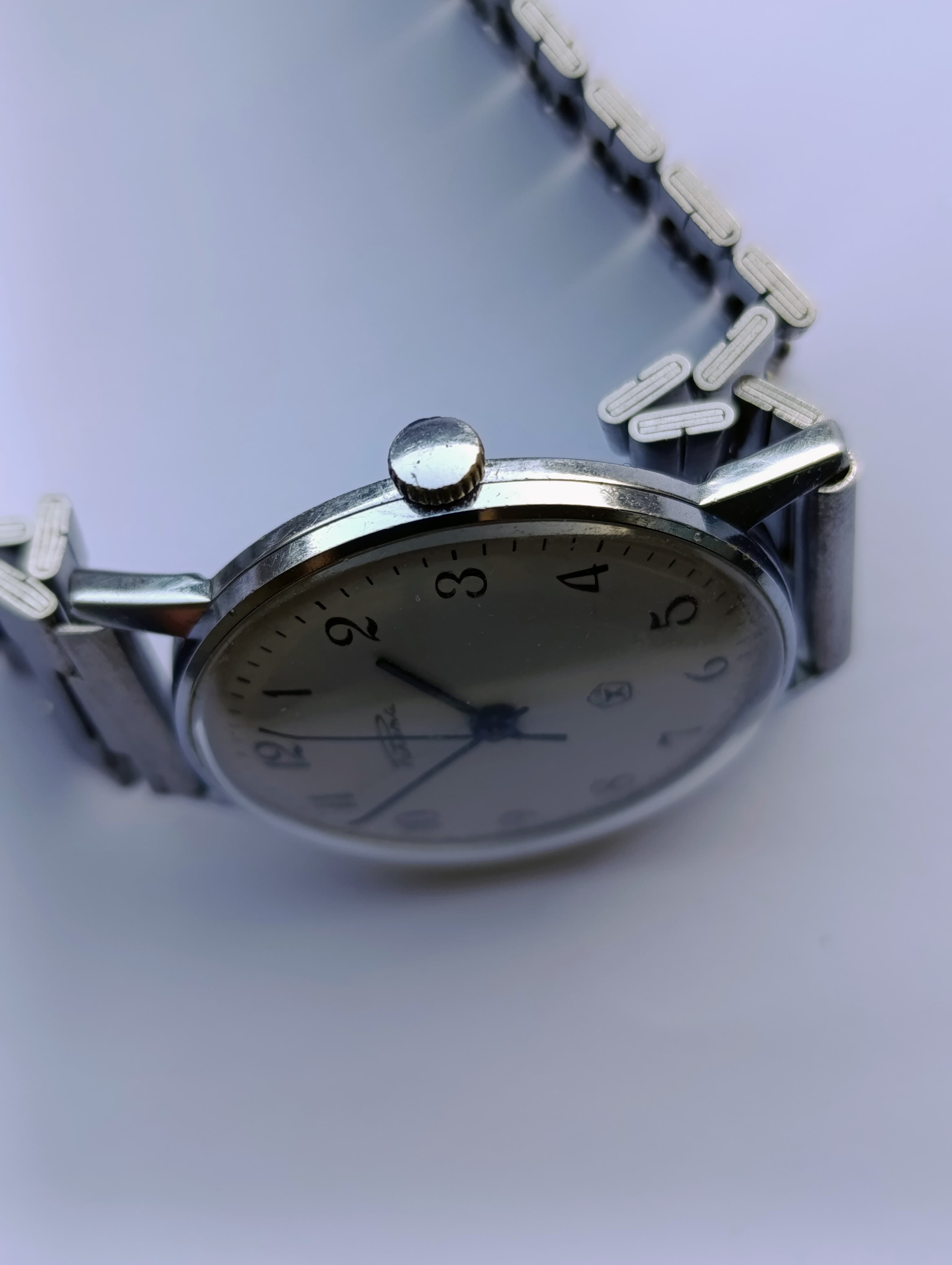 Vintage Soviet Raketa Mechanical Dress Watch – White Enamel Dial Petrodvorets Watch Factory Made in USSR 1970s – thumbnail 5