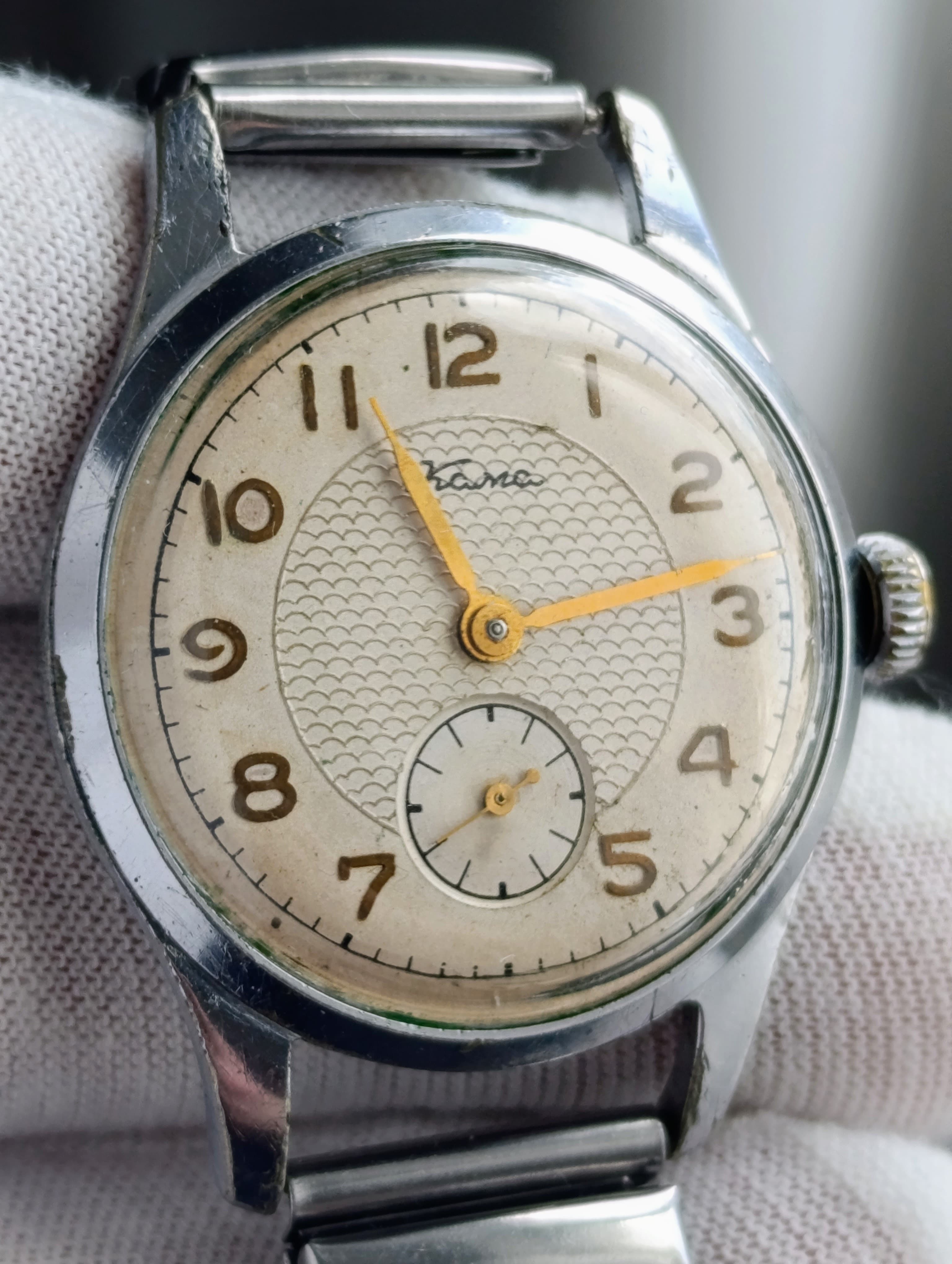 Kama Watch 1956 - Exquisite Soviet Timepiece for the True Connoisseur of Vintage Watches – thumbnail 1