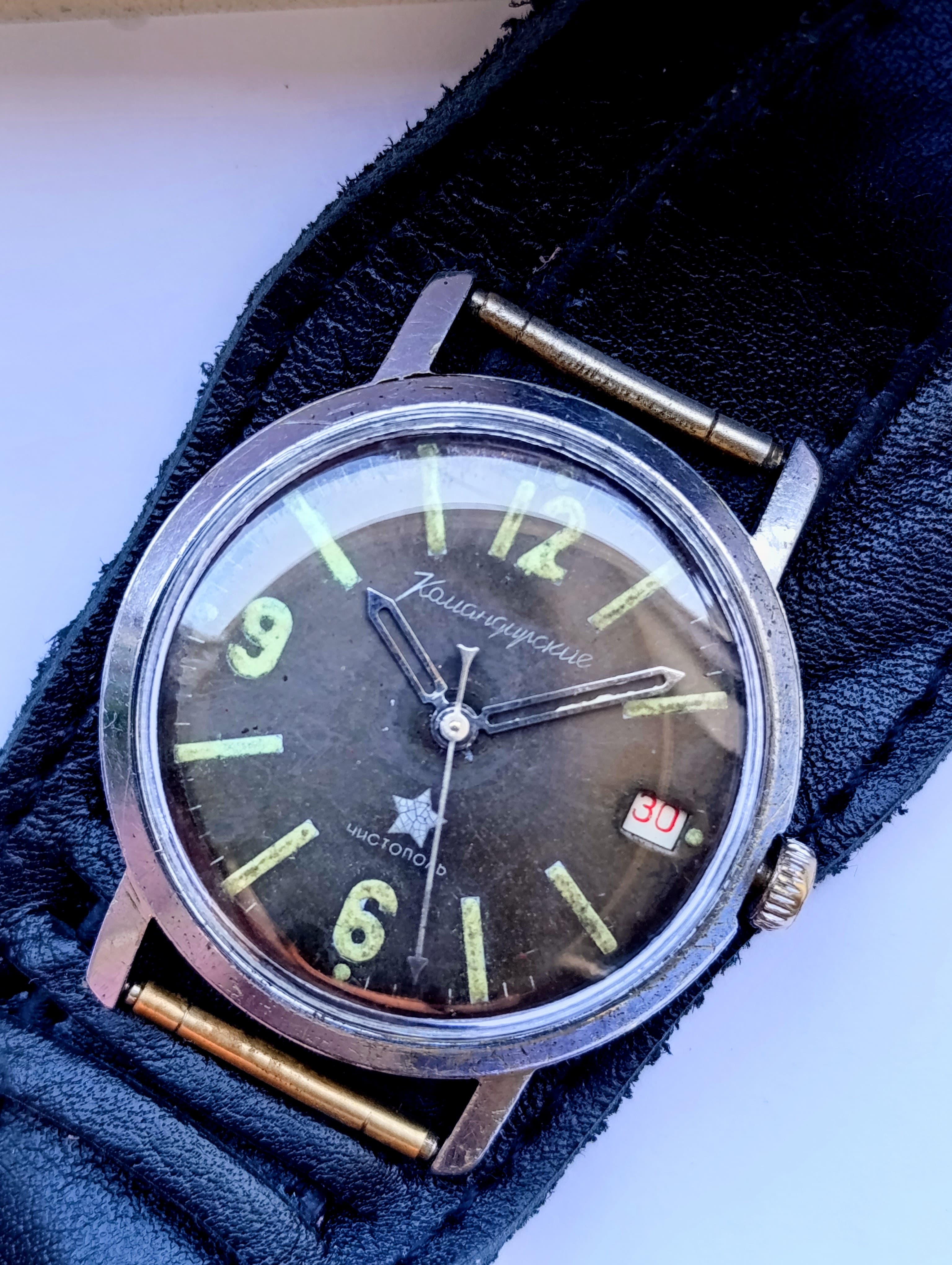 Vostok Komandirskie Early Model 2214 – Rare Soviet Military Watch – thumbnail 1