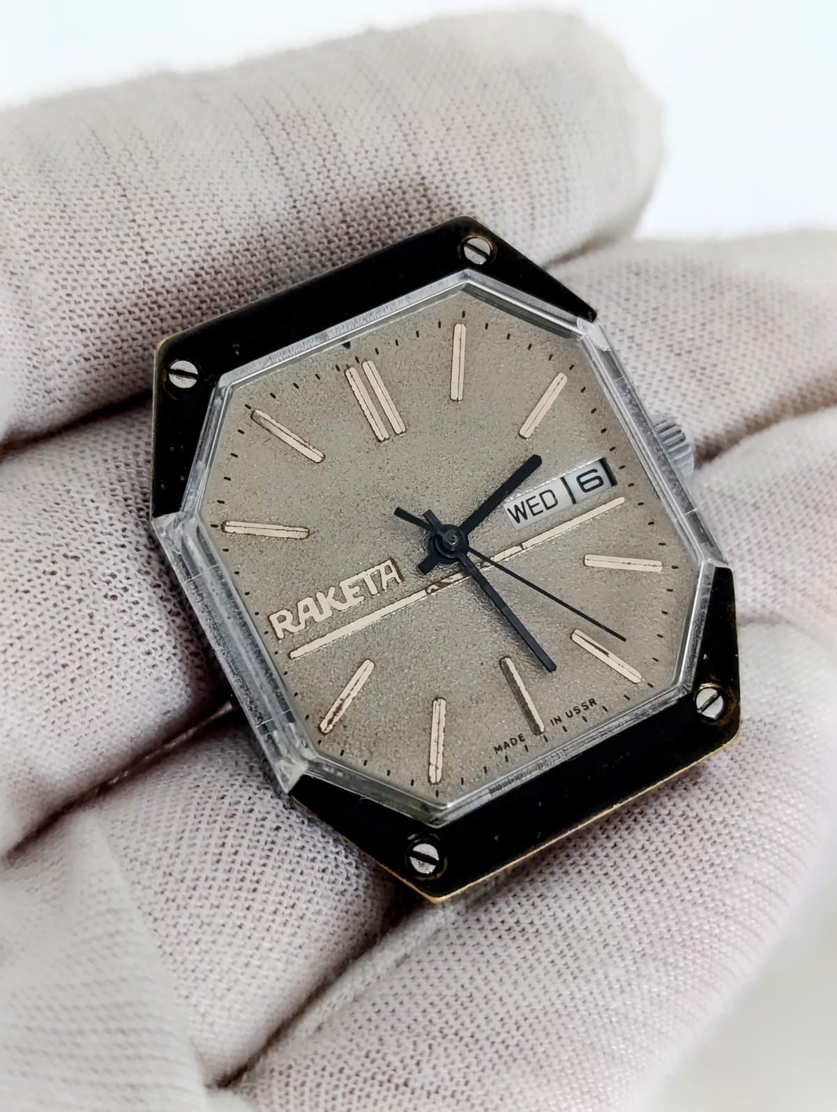 Raketa Star Wars Watch USSR – Vintage Soviet Mechanical Day Date 1980s Men’s Collectible Timepiece – thumbnail 1
