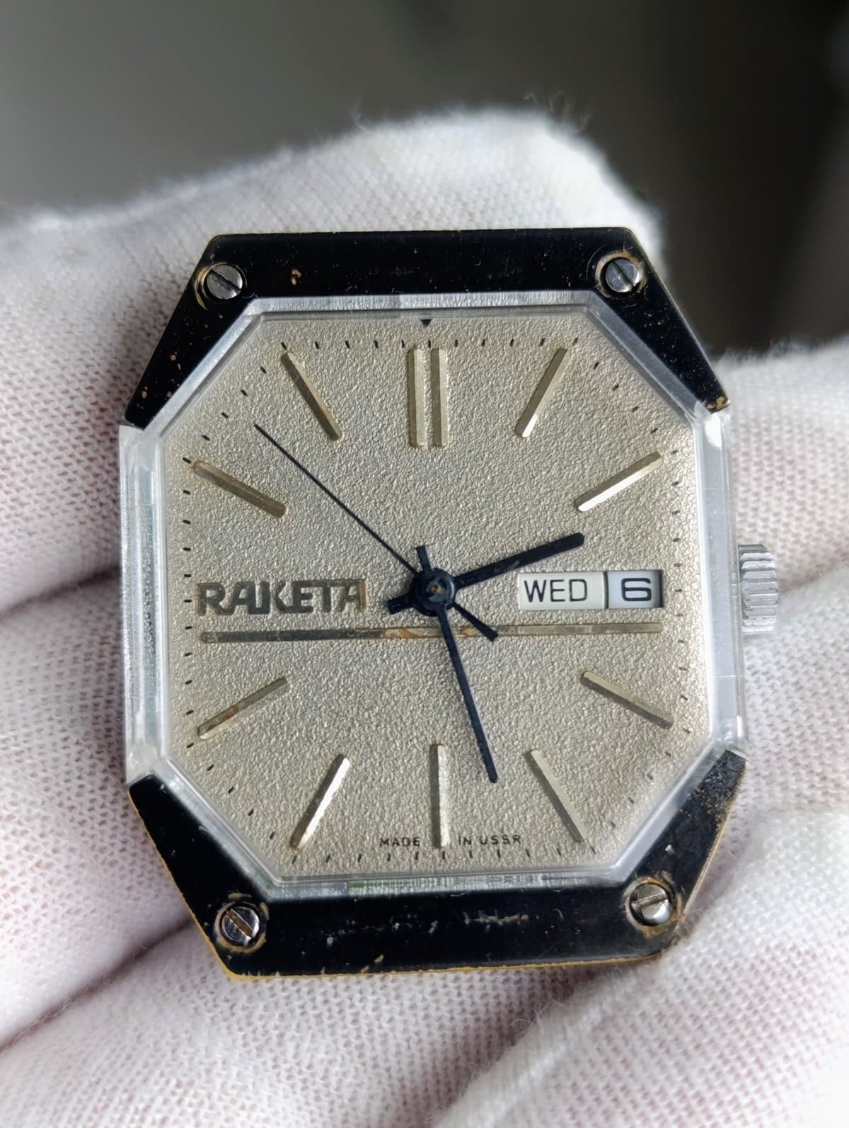 Raketa Star Wars Watch USSR – Vintage Soviet Mechanical Day Date 1980s Men’s Collectible Timepiece – thumbnail 10