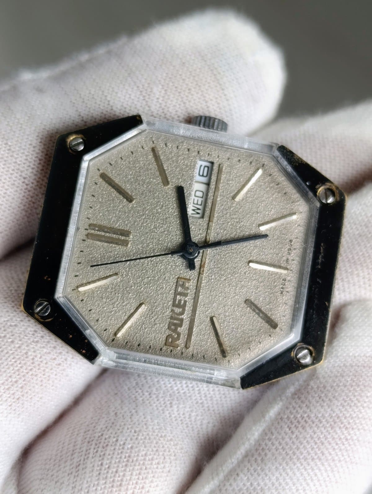 Raketa Star Wars Watch USSR – Vintage Soviet Mechanical Day Date 1980s Men’s Collectible Timepiece – thumbnail 4