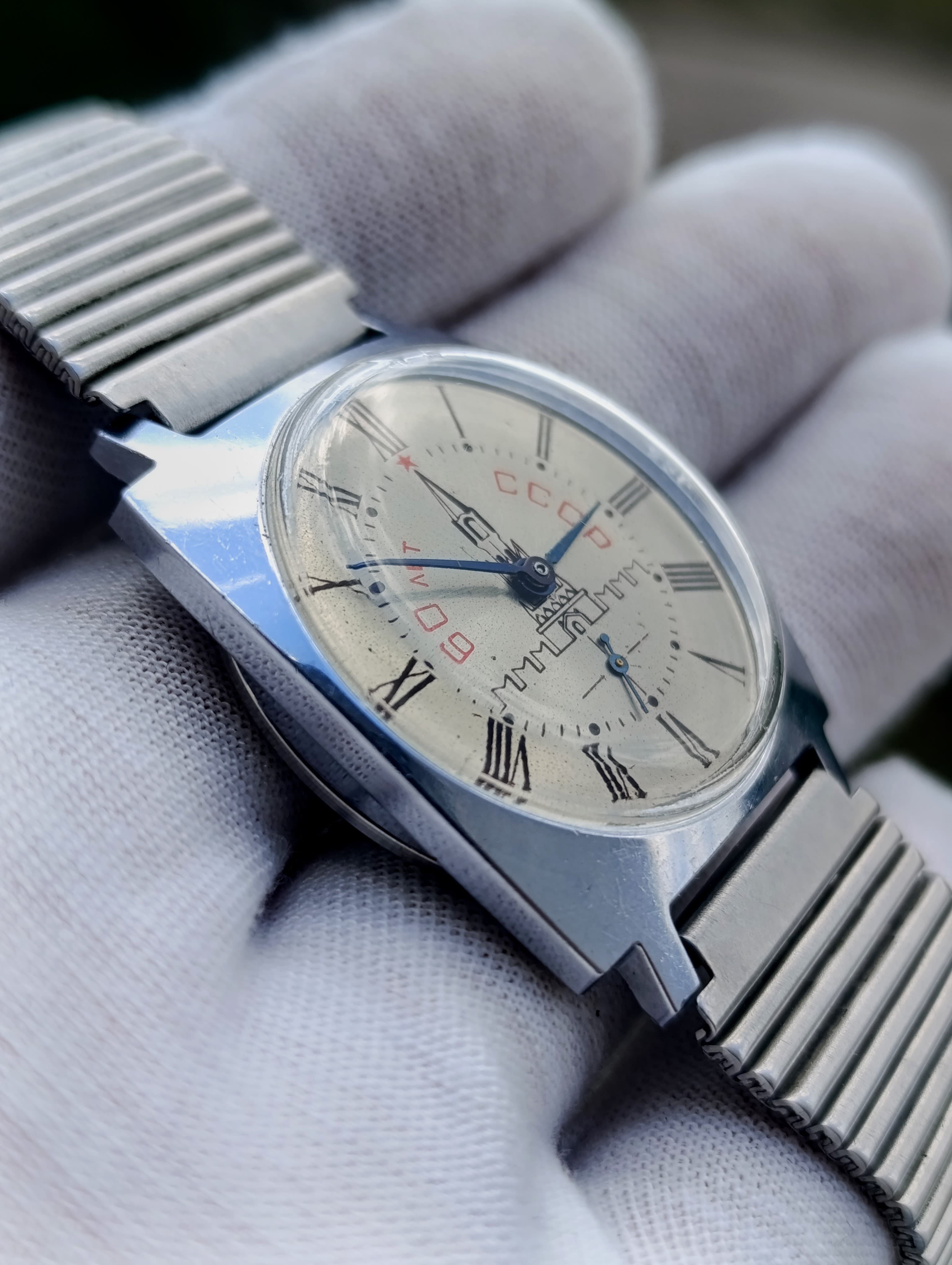 Vintage Soviet Pobeda Watch with Kremlin - 60 Years of USSR Anniversary Edition – thumbnail 5