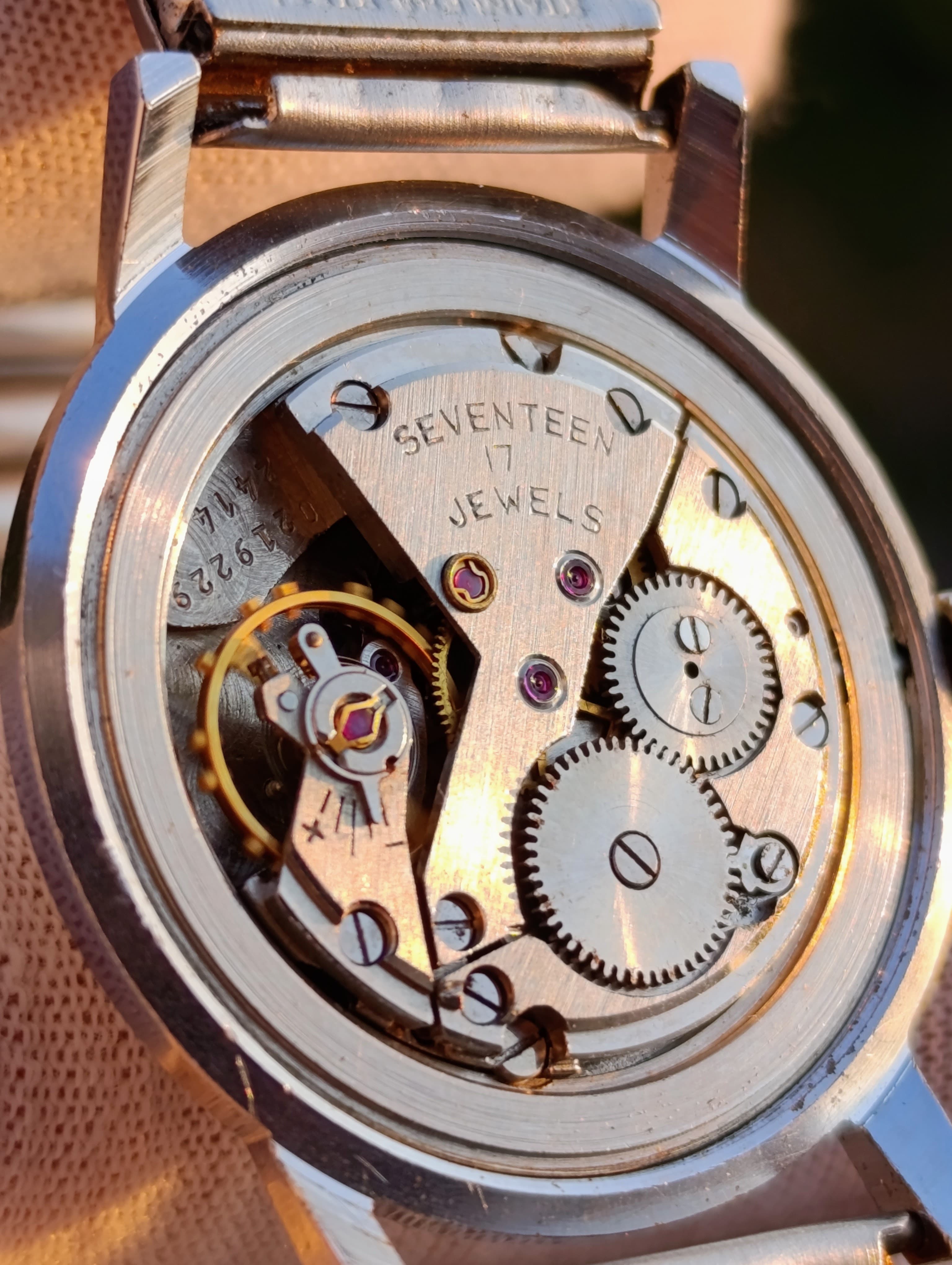 Rare Soviet Poljot 2414 mechanical watch, 17 jewel movement, collectible USSR timepiece – thumbnail 3