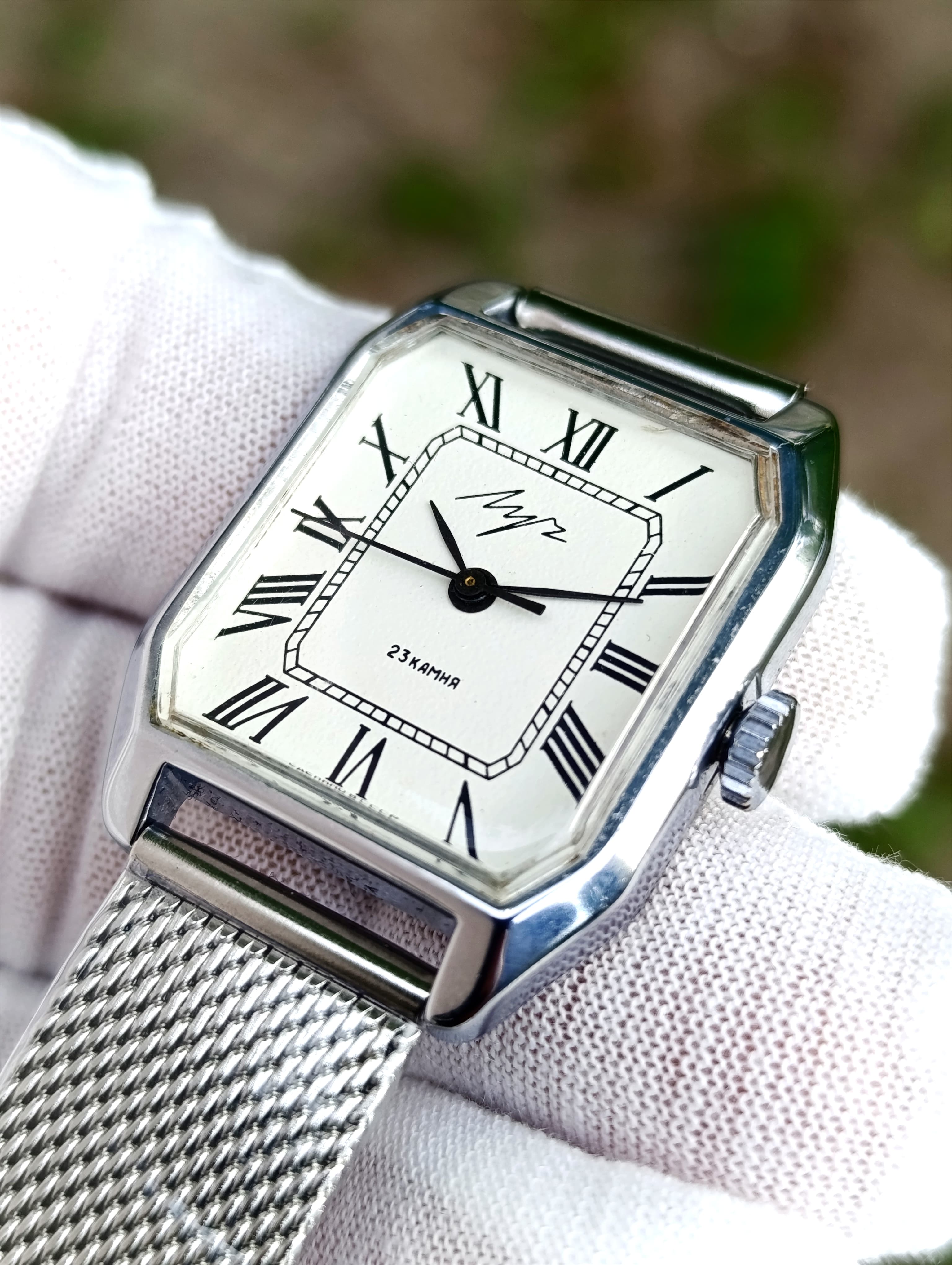 Luch 2209 Authentic USSR Square Watch | Vintage Soviet Horology with Milanese Band – thumbnail 1