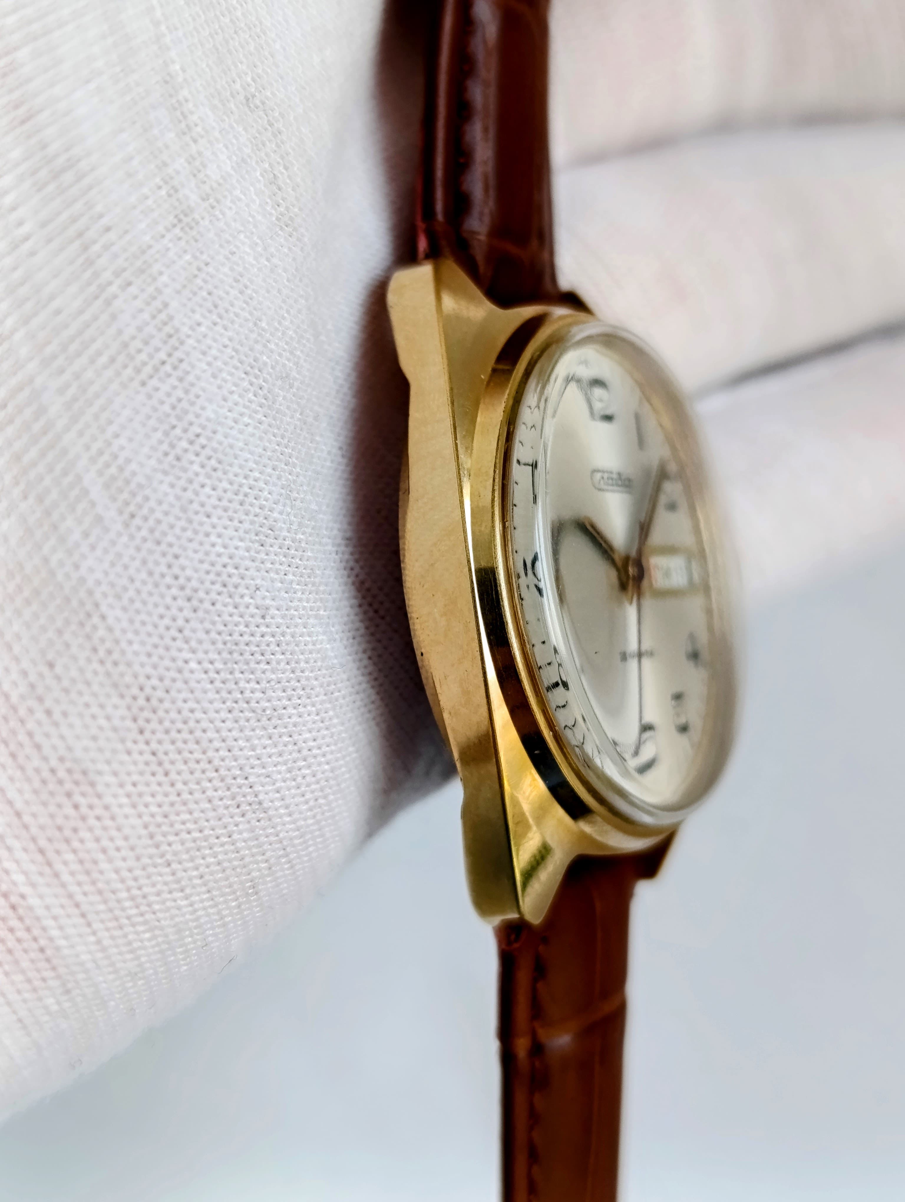 Rare Slava 2428 Vintage Watch | Second Moscow Factory Soviet Timepiece (1980s) – thumbnail 5