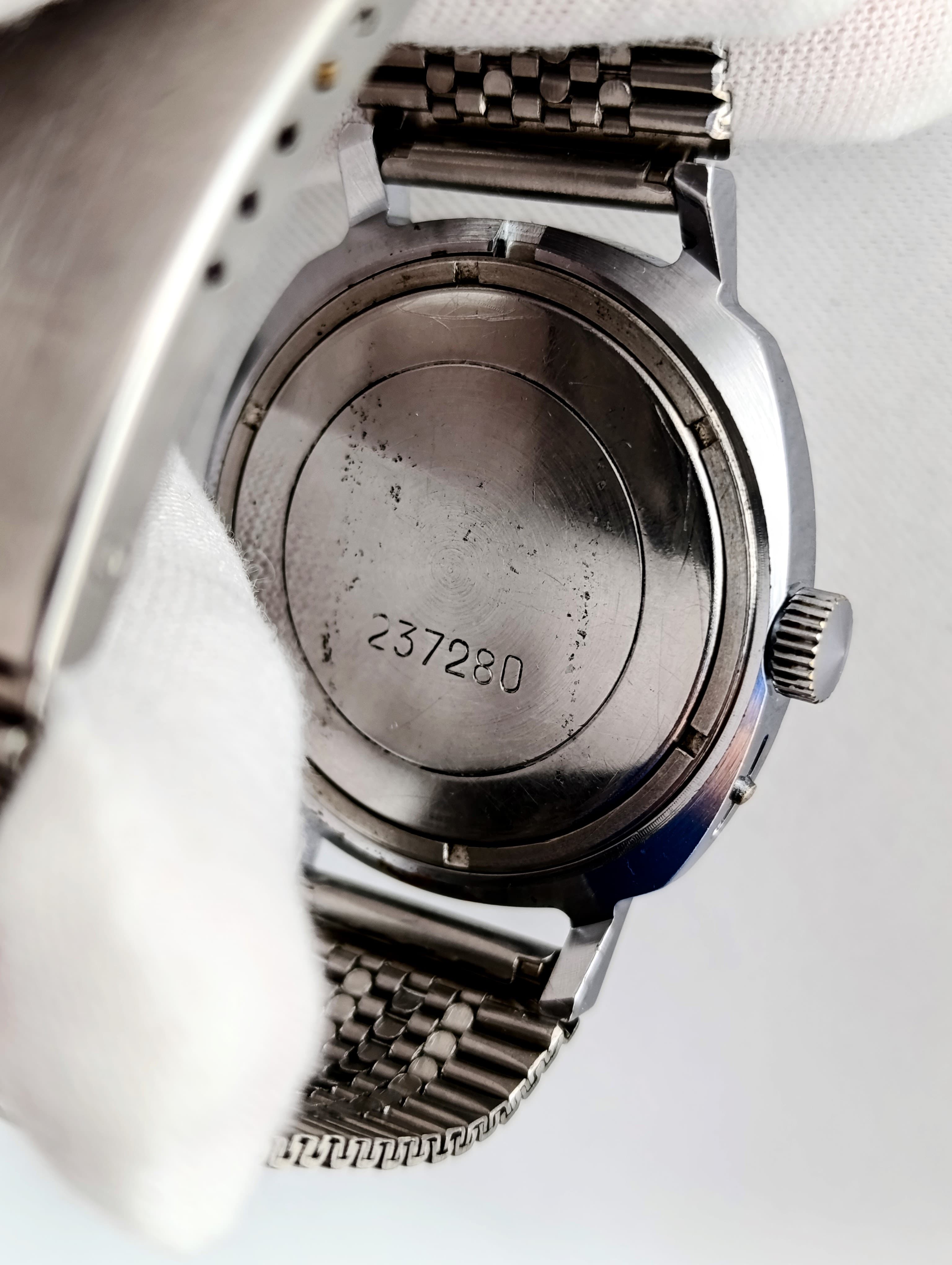 Slava Original Soviet Watch  Cal.: 2428  Made in USSR Second Moscow Watch Factory 1980s – thumbnail 2