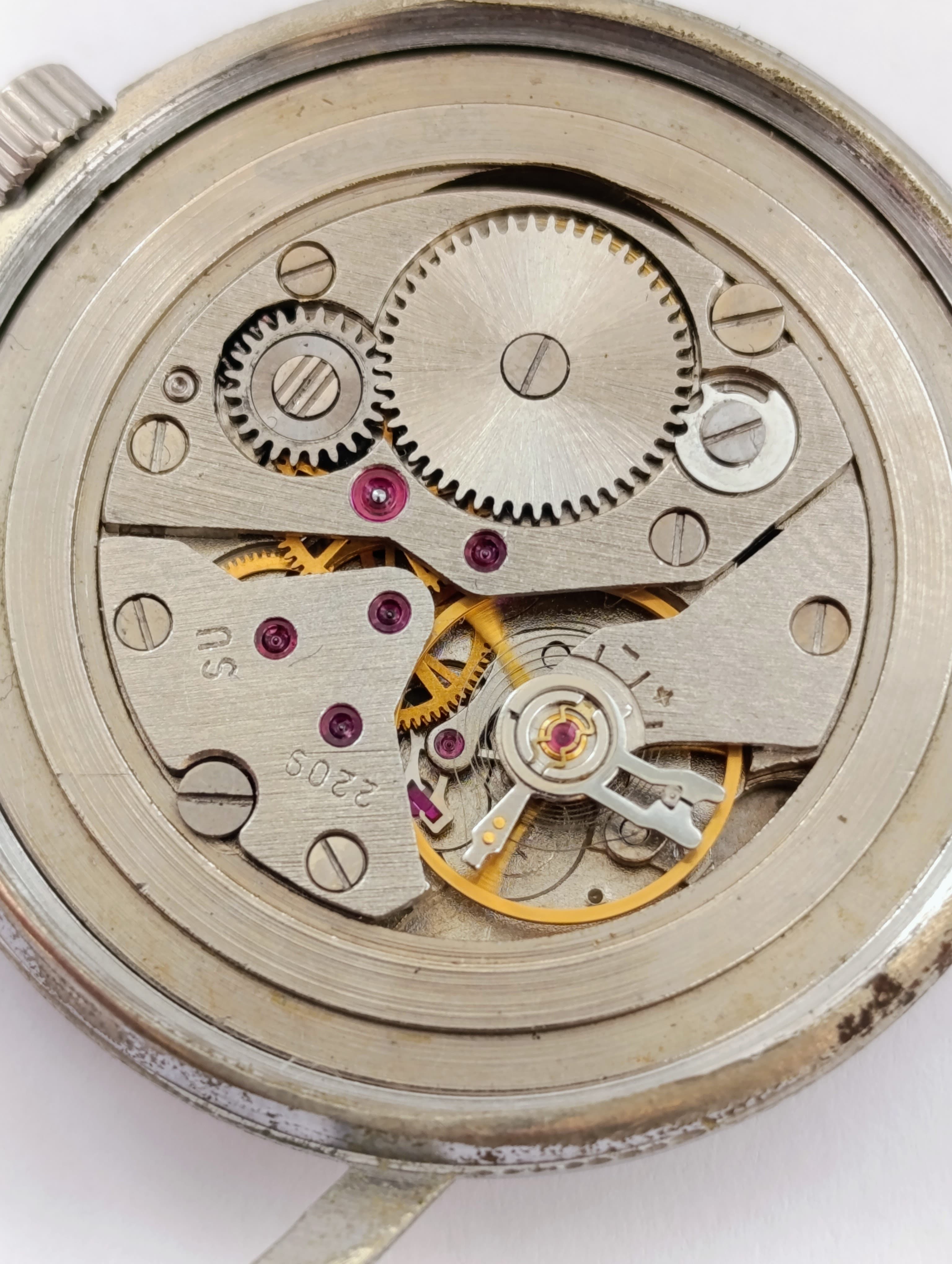 Rare Soviet Vostok 2209 – Classic 18-Jewel Mechanical Watch – thumbnail 3
