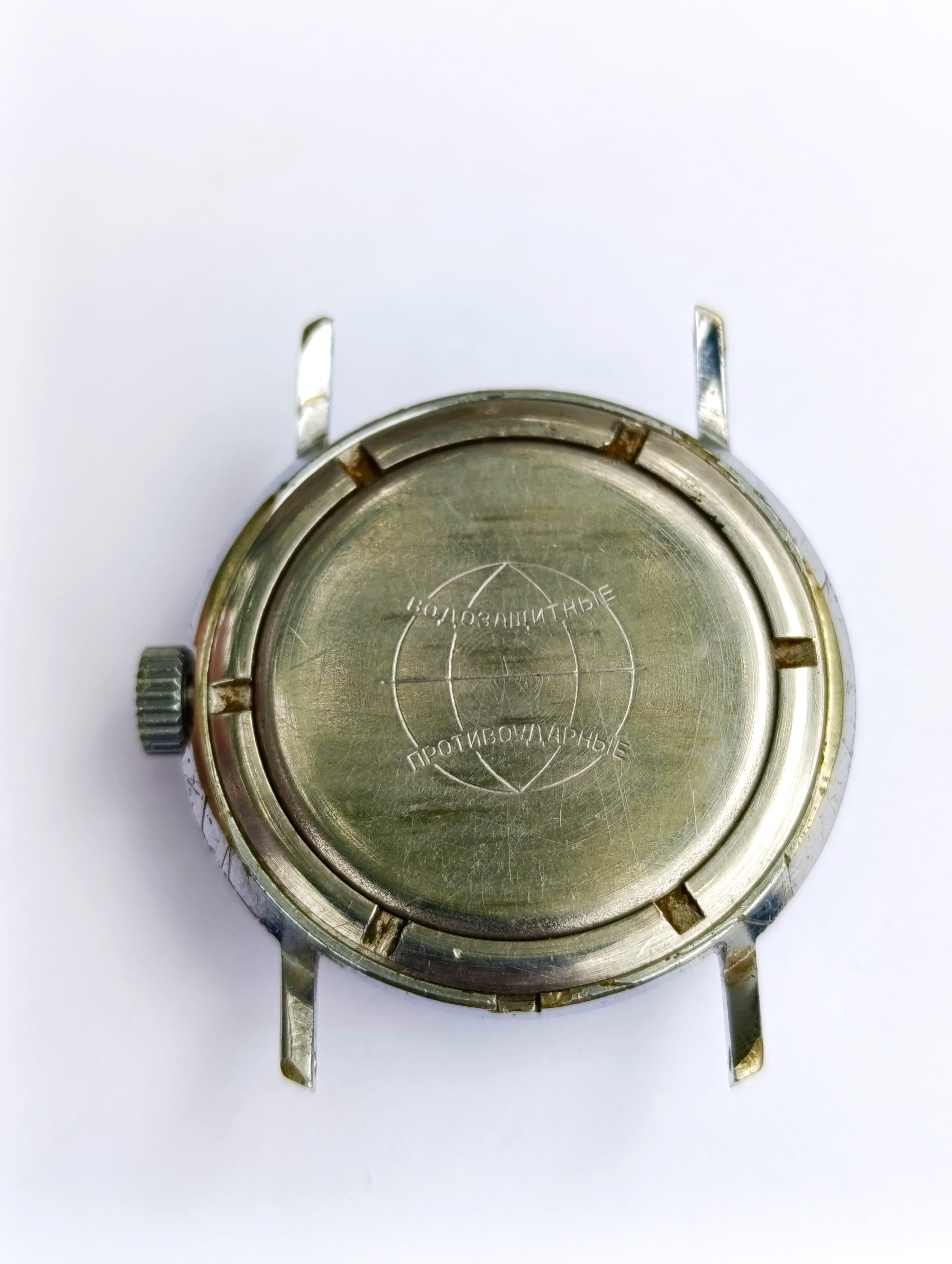 Vintage Raketa Watch - A Timeless Soviet Classic 1970s – thumbnail 8
