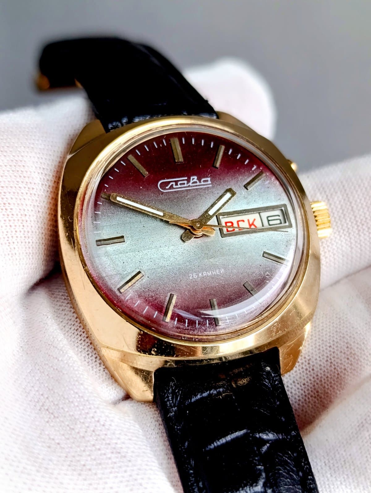 Vintage Slava 2428 USSR Watch – Purple Gradient Dial, Cyrillic Day-Date – thumbnail 4