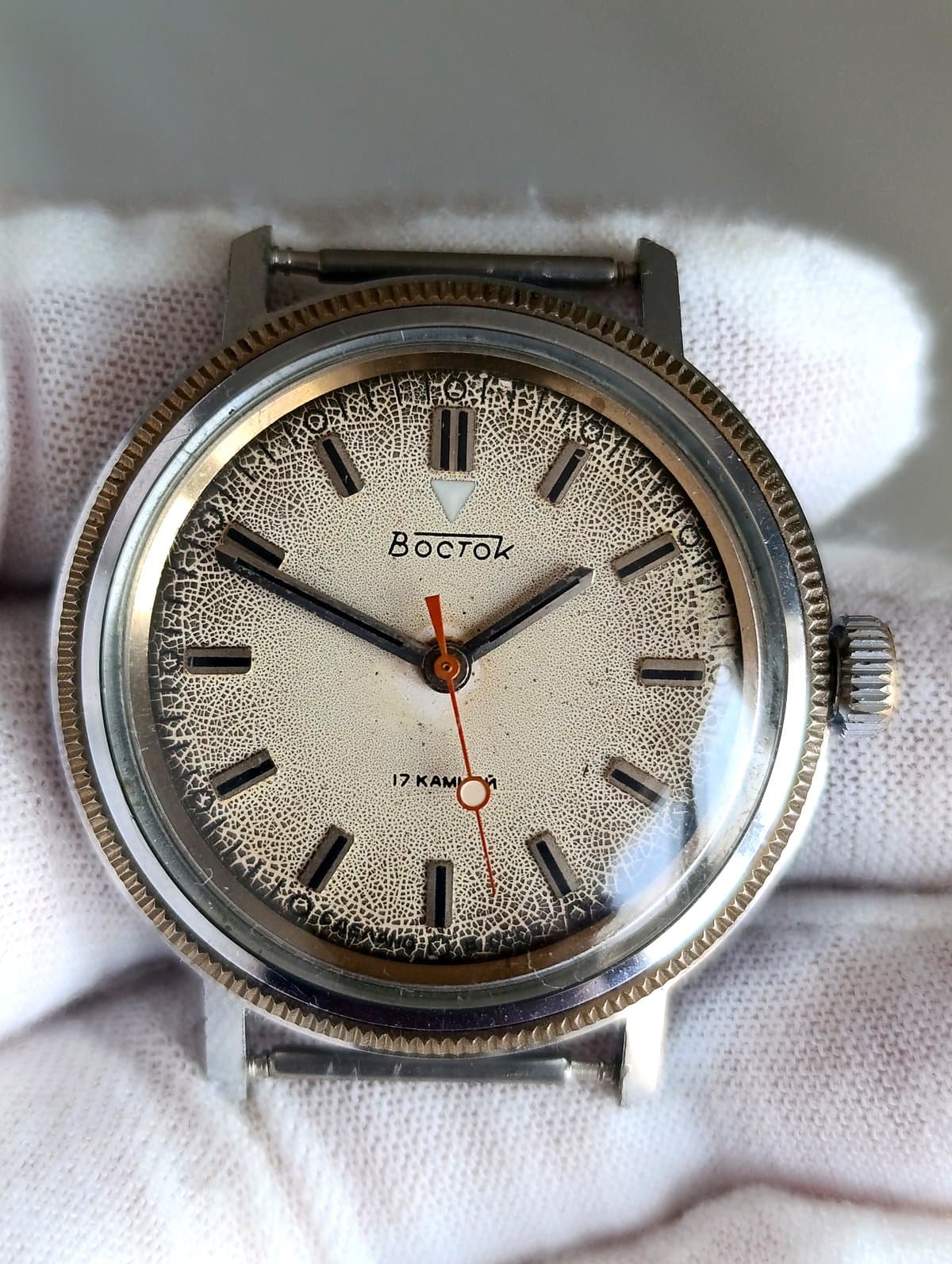 Vintage Soviet Vostok Hand-Wind Watch Caliber 2409A Crackle Dial Serviced 1980s – thumbnail 1