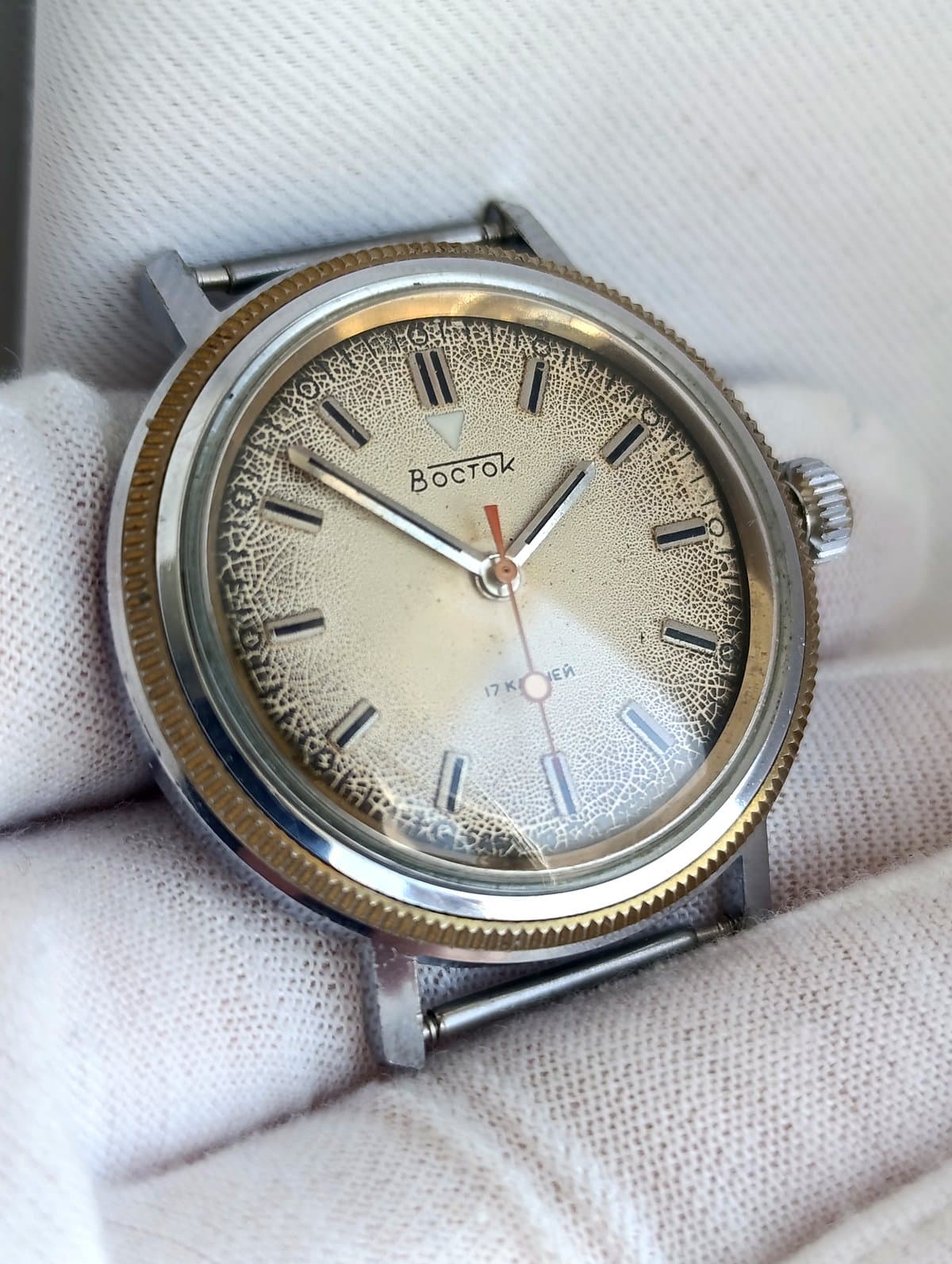 Vintage Soviet Vostok Hand-Wind Watch Caliber 2409A Crackle Dial Serviced 1980s – thumbnail 10