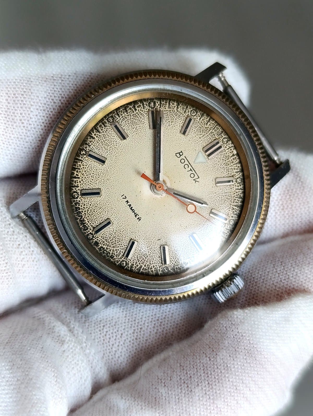 Vintage Soviet Vostok Hand-Wind Watch Caliber 2409A Crackle Dial Serviced 1980s – thumbnail 9