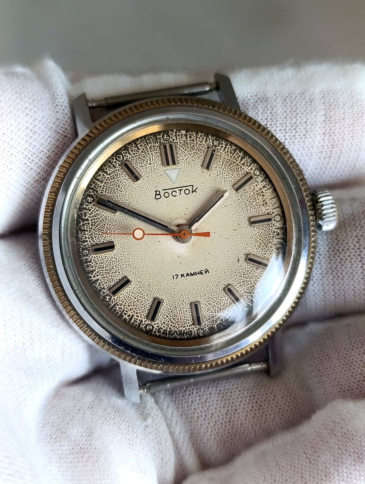 Vintage Soviet Vostok Hand-Wind Watch Caliber 2409A Crackle Dial Serviced 1980s – thumbnail 7