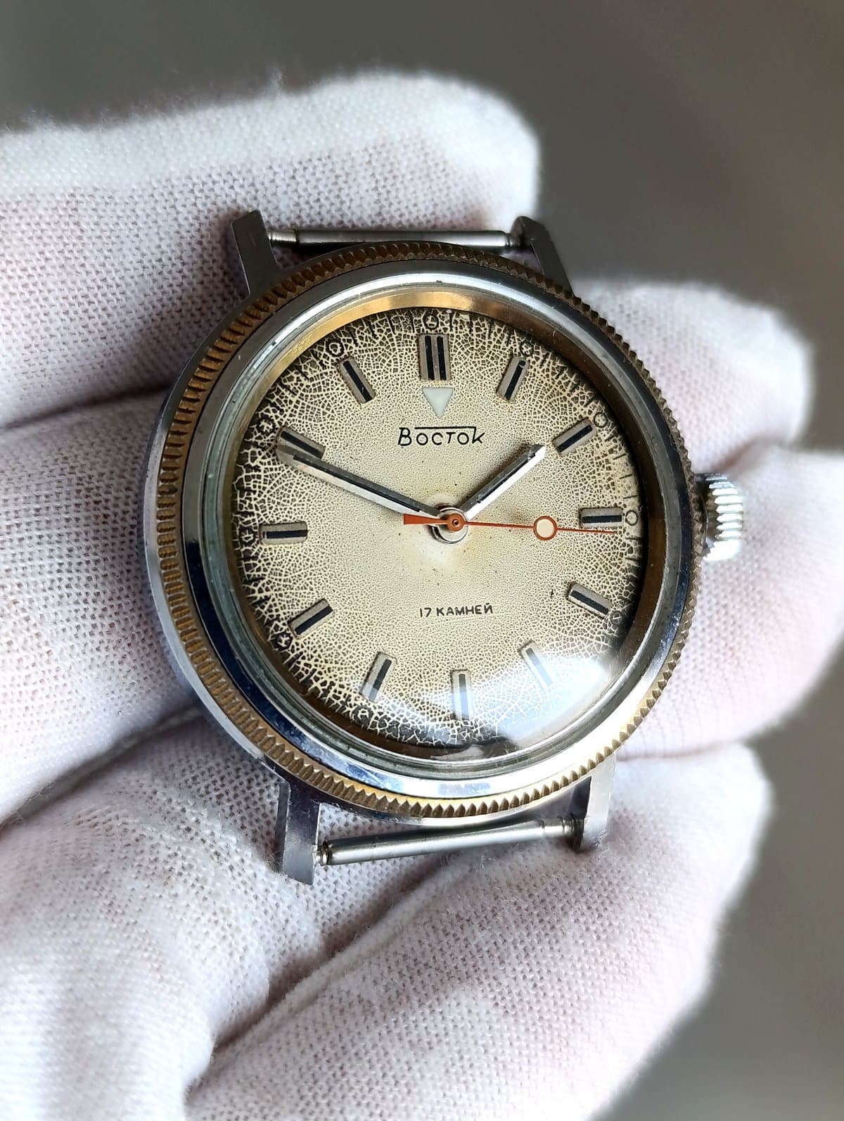Vintage Soviet Vostok Hand-Wind Watch Caliber 2409A Crackle Dial Serviced 1980s – thumbnail 3